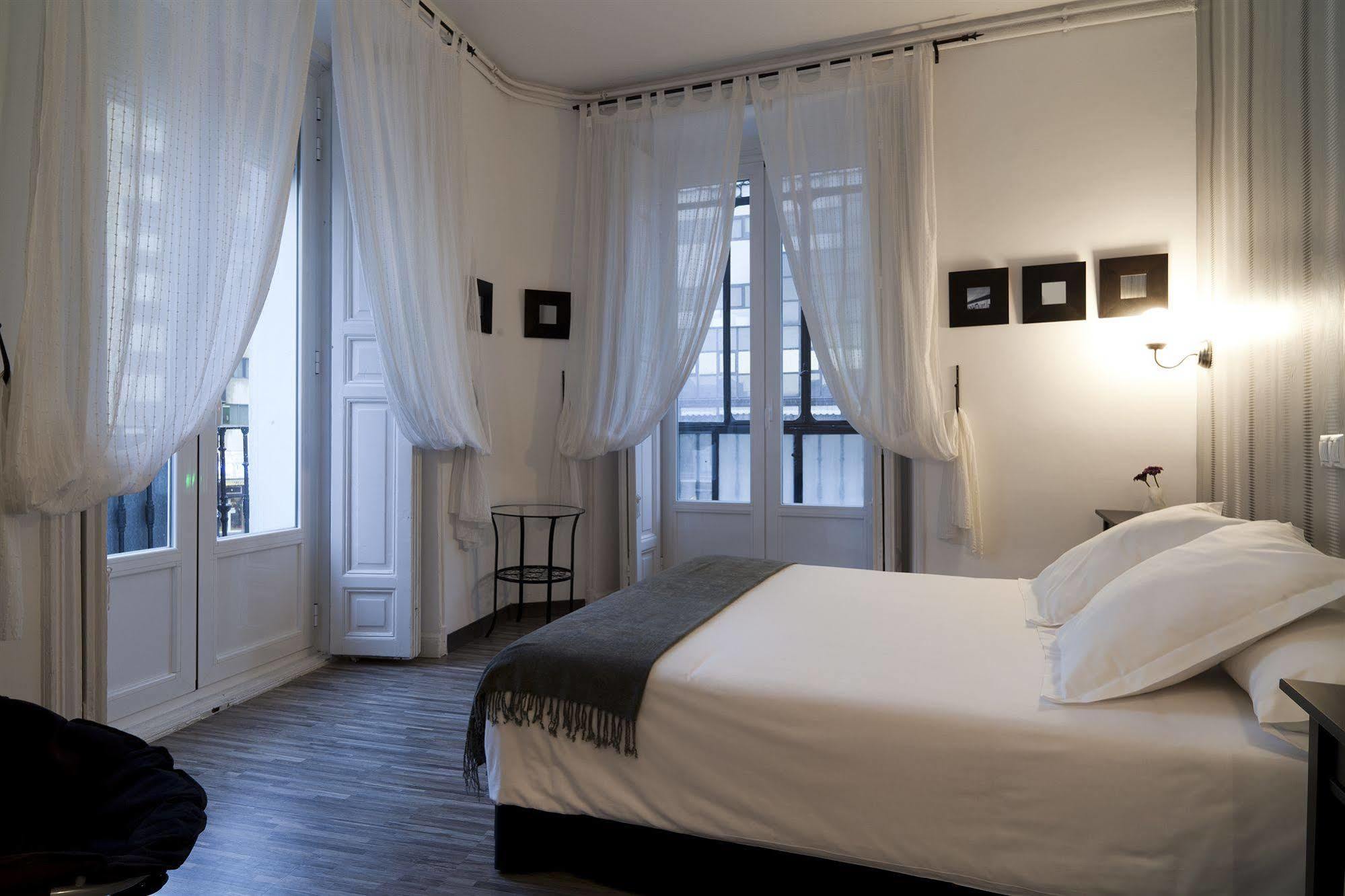 Hostal Gala Madrid Exteriör bild